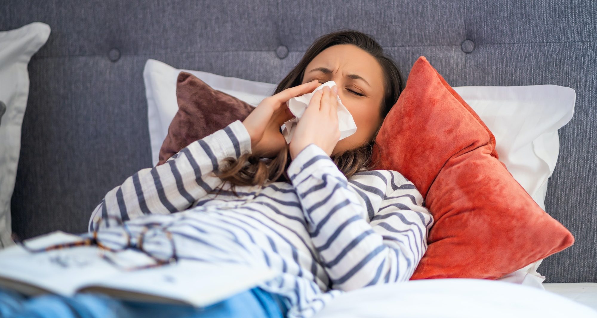 deal with seasonal allergies at home